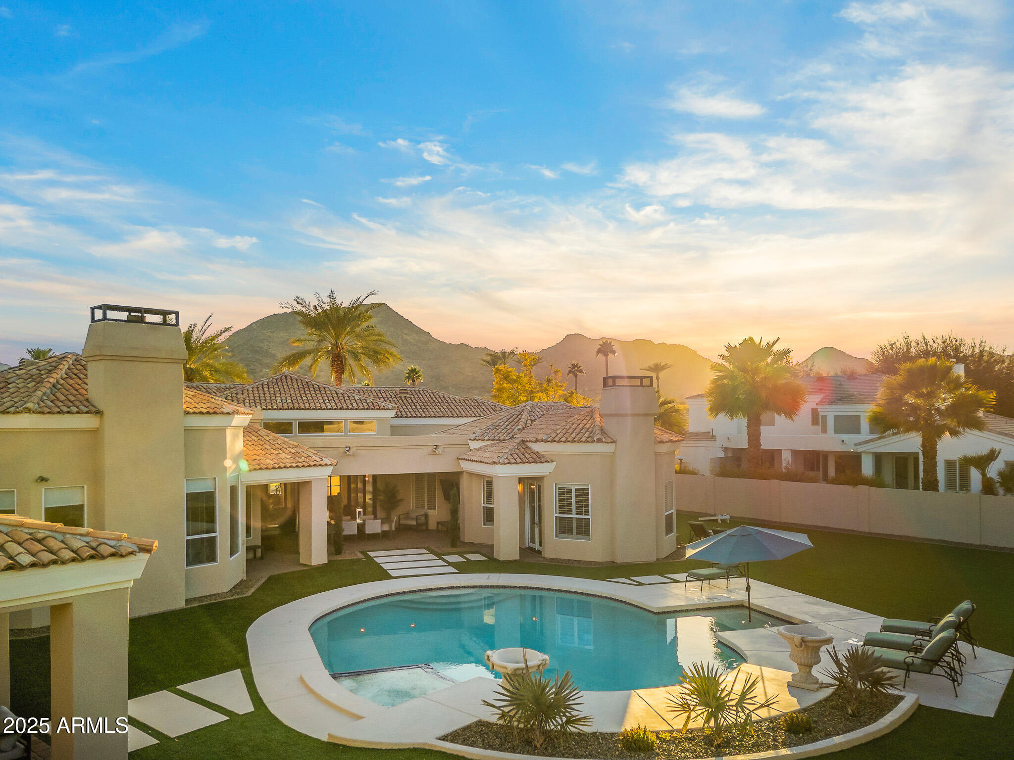 8315 N SENDERO TRES M --