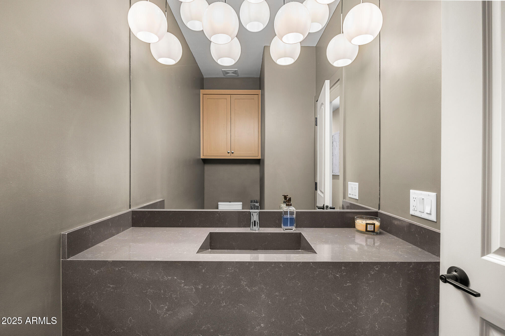 8315 N SENDERO TRES M --