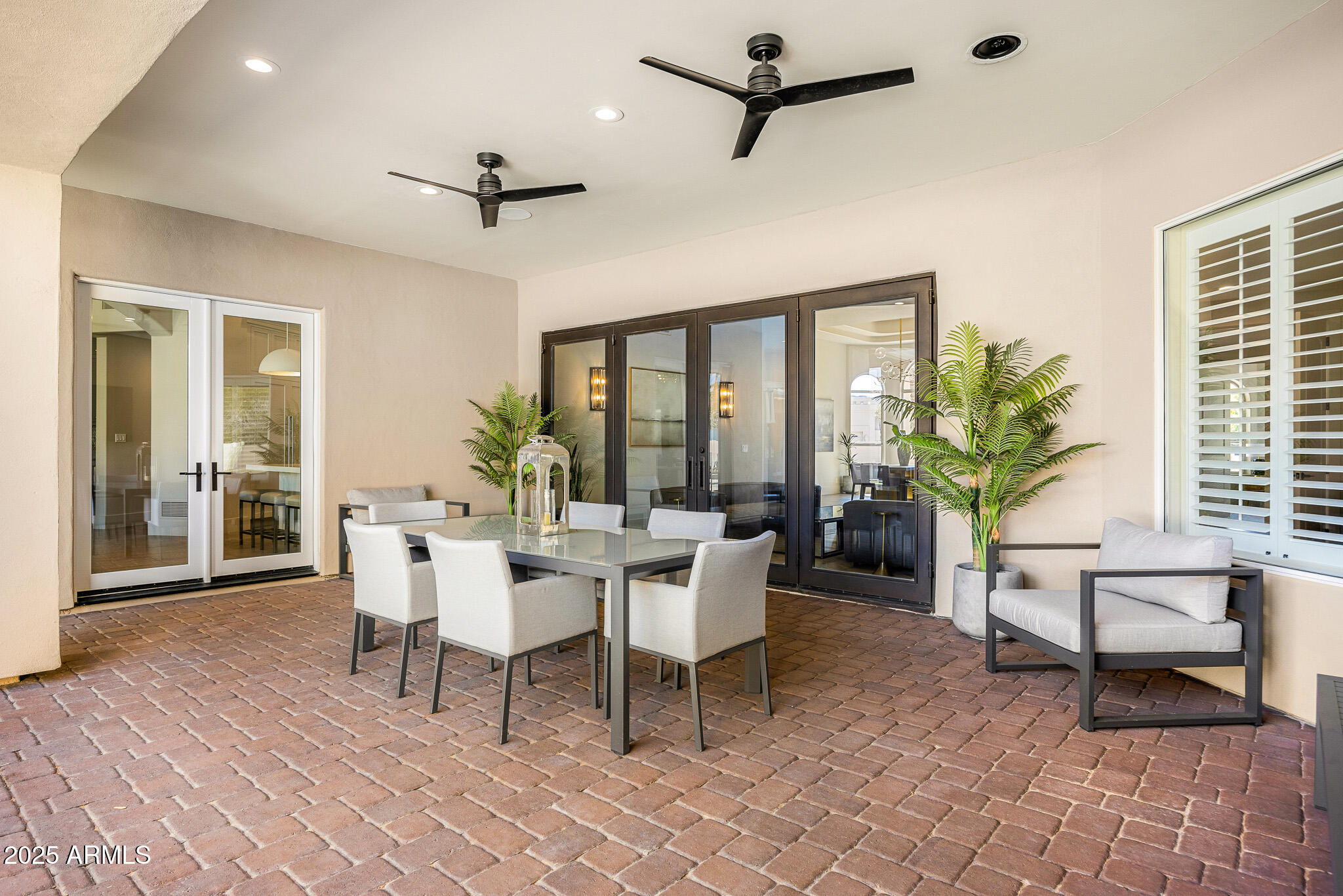 8315 N SENDERO TRES M --