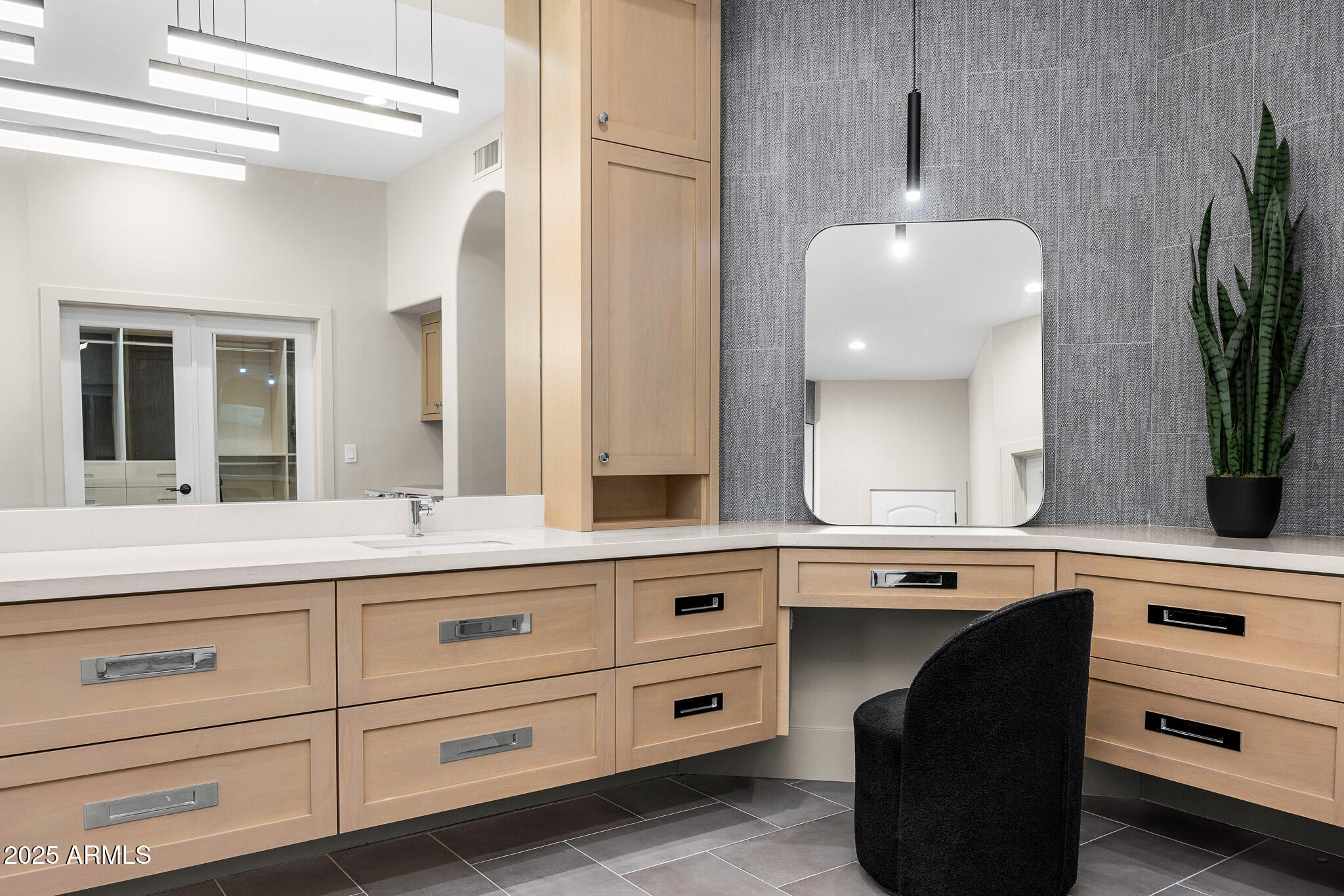 8315 N SENDERO TRES M --