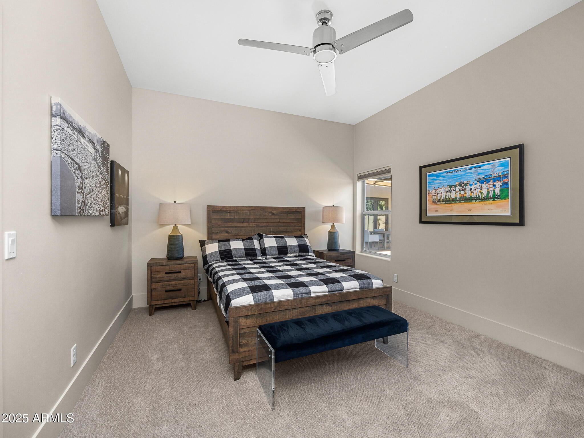 8315 N SENDERO TRES M --