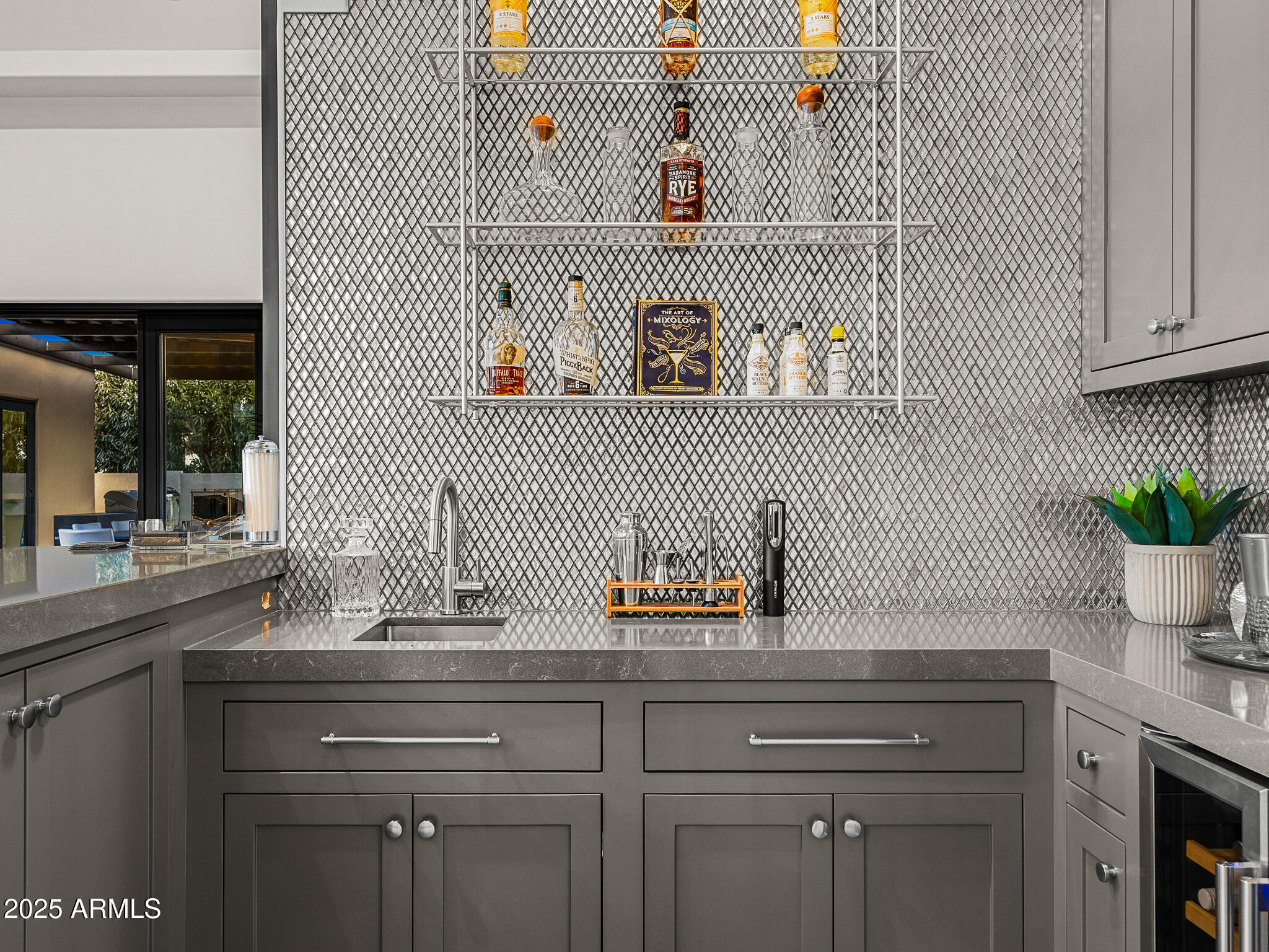 8315 N SENDERO TRES M --