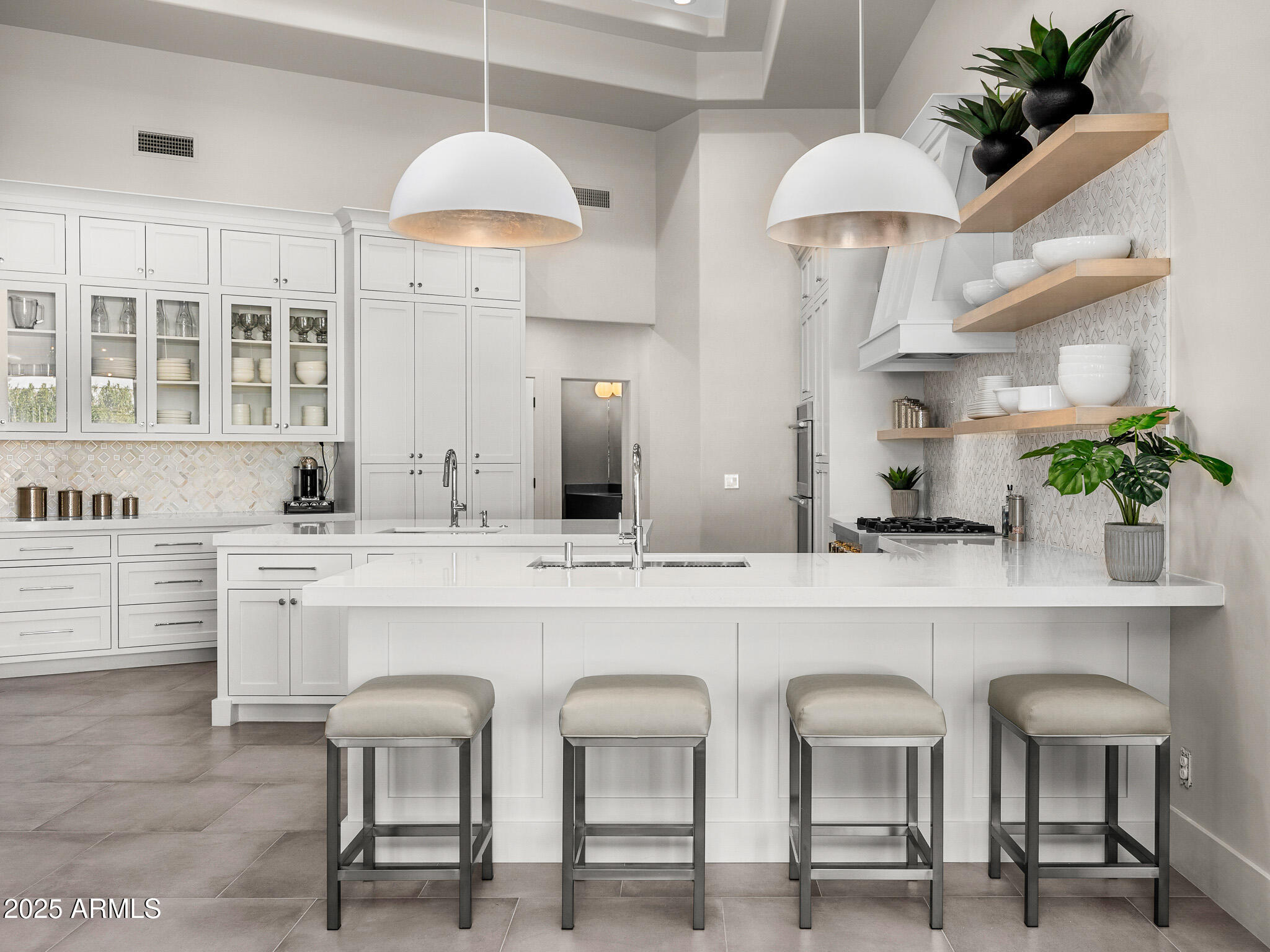 8315 N SENDERO TRES M --