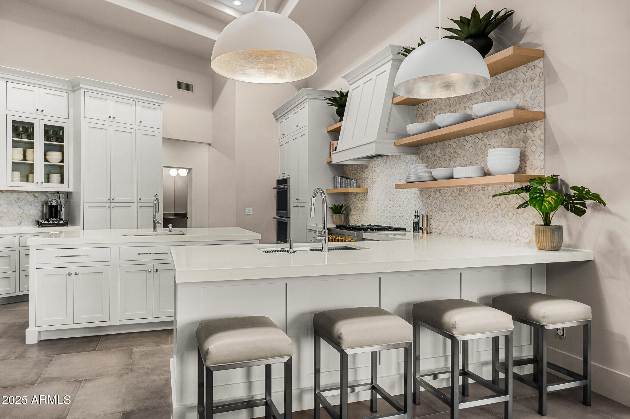 8315 N SENDERO TRES M --