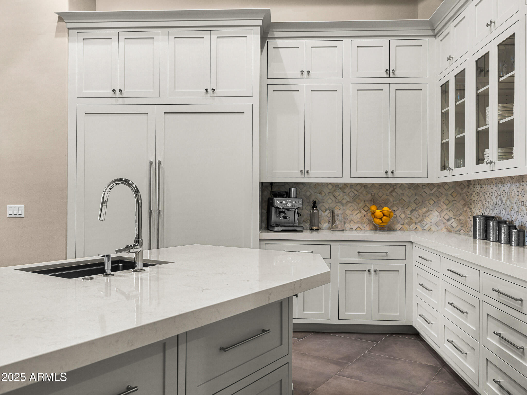 8315 N SENDERO TRES M --