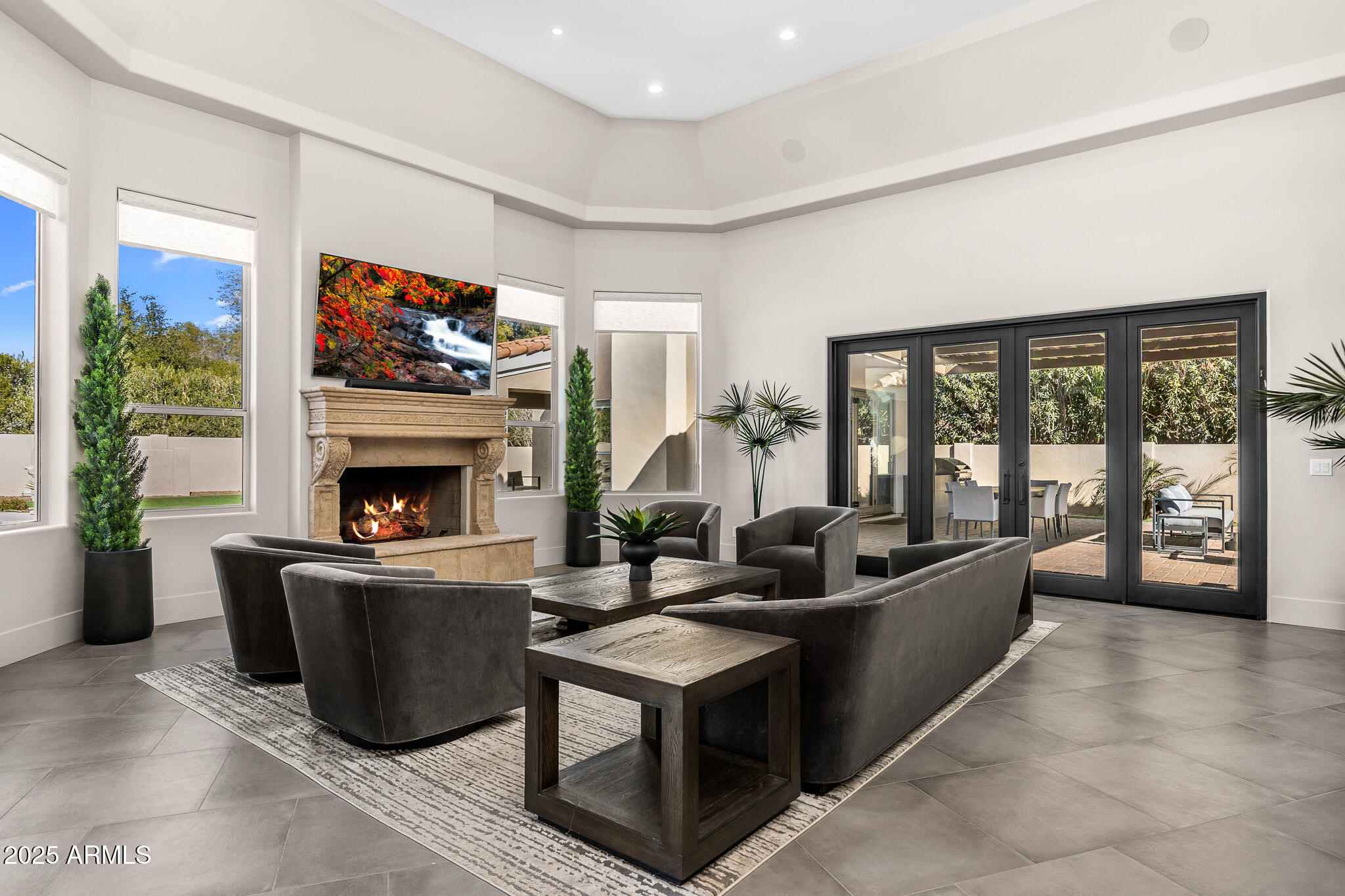 8315 N SENDERO TRES M --