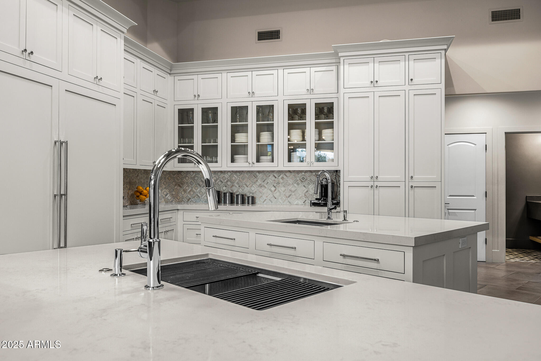 8315 N SENDERO TRES M --