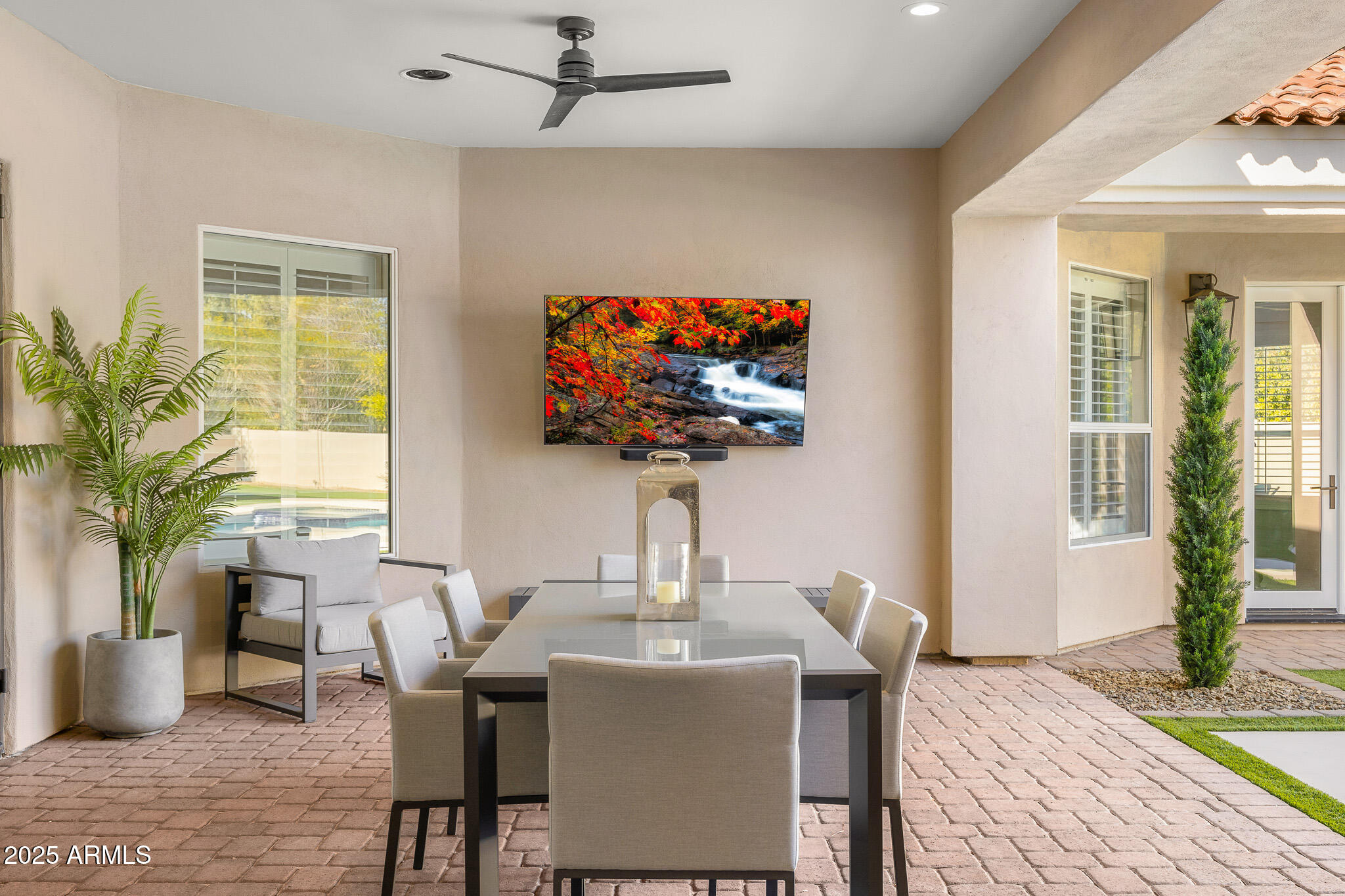 8315 N SENDERO TRES M --