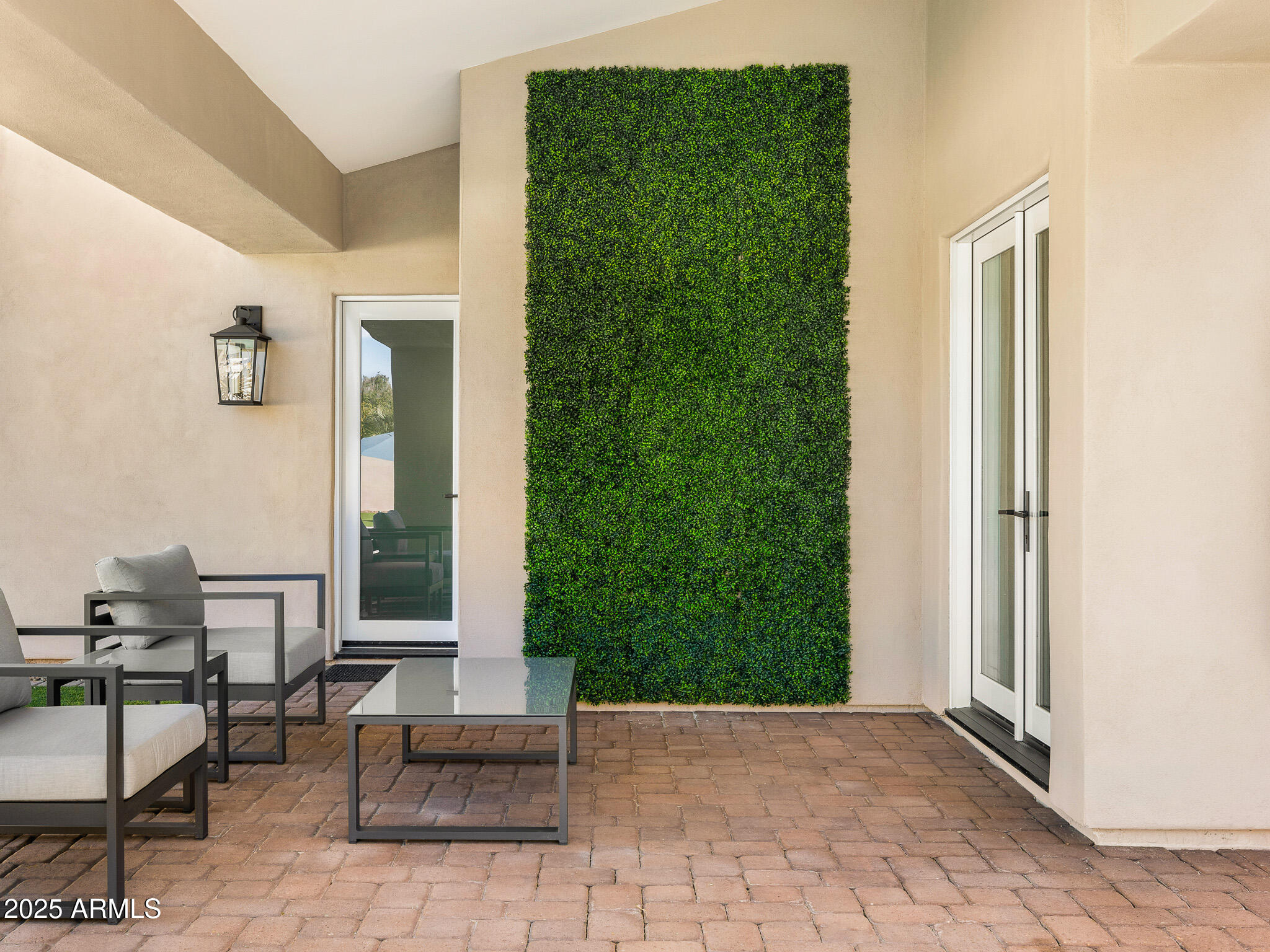 8315 N SENDERO TRES M --