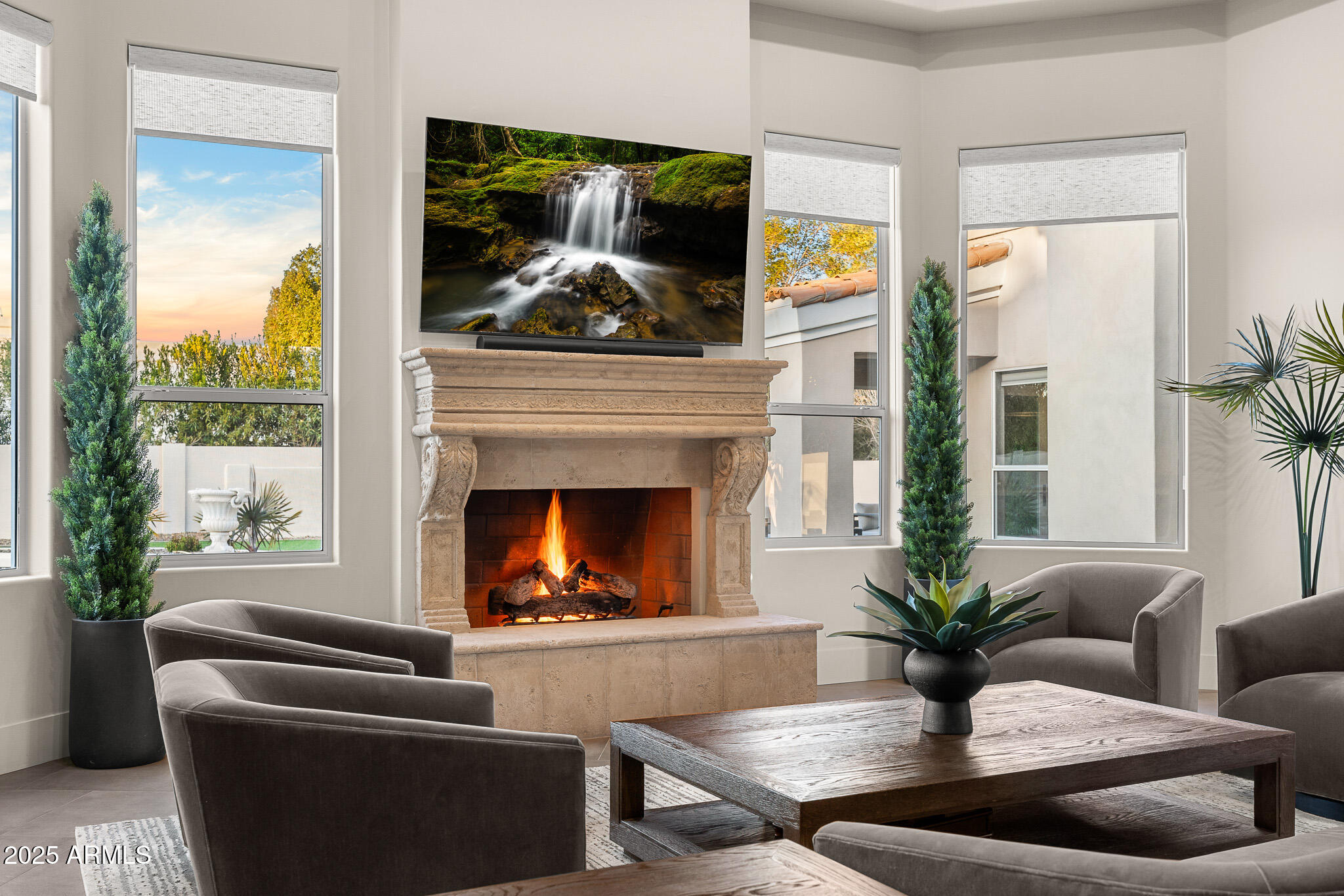 8315 N SENDERO TRES M --