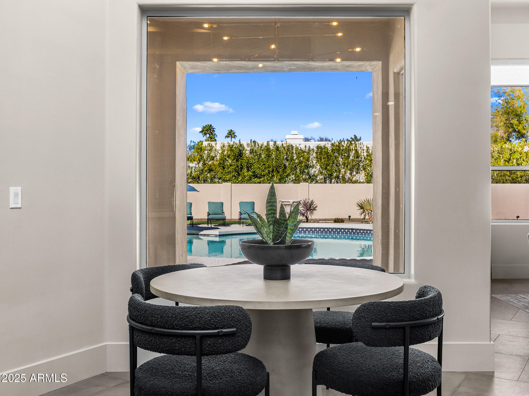 8315 N SENDERO TRES M --