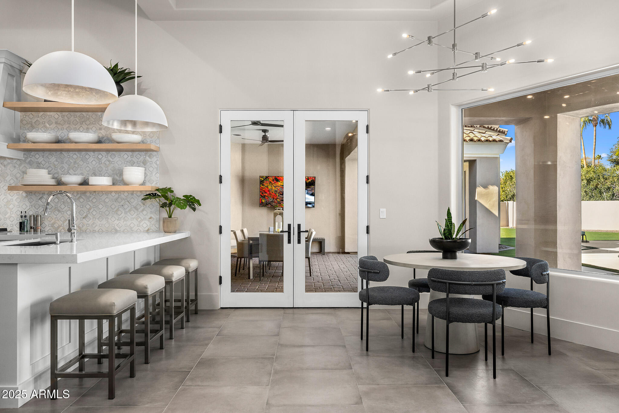 8315 N SENDERO TRES M --