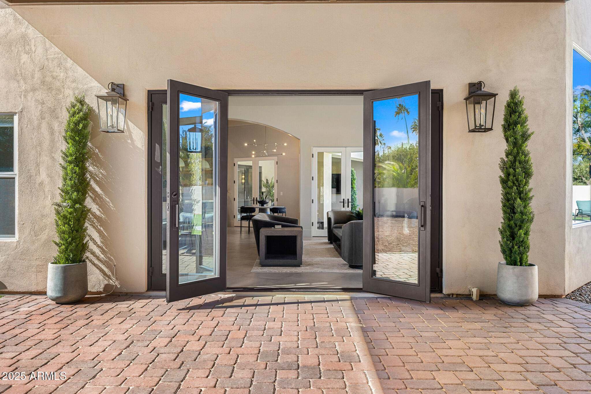 8315 N SENDERO TRES M --