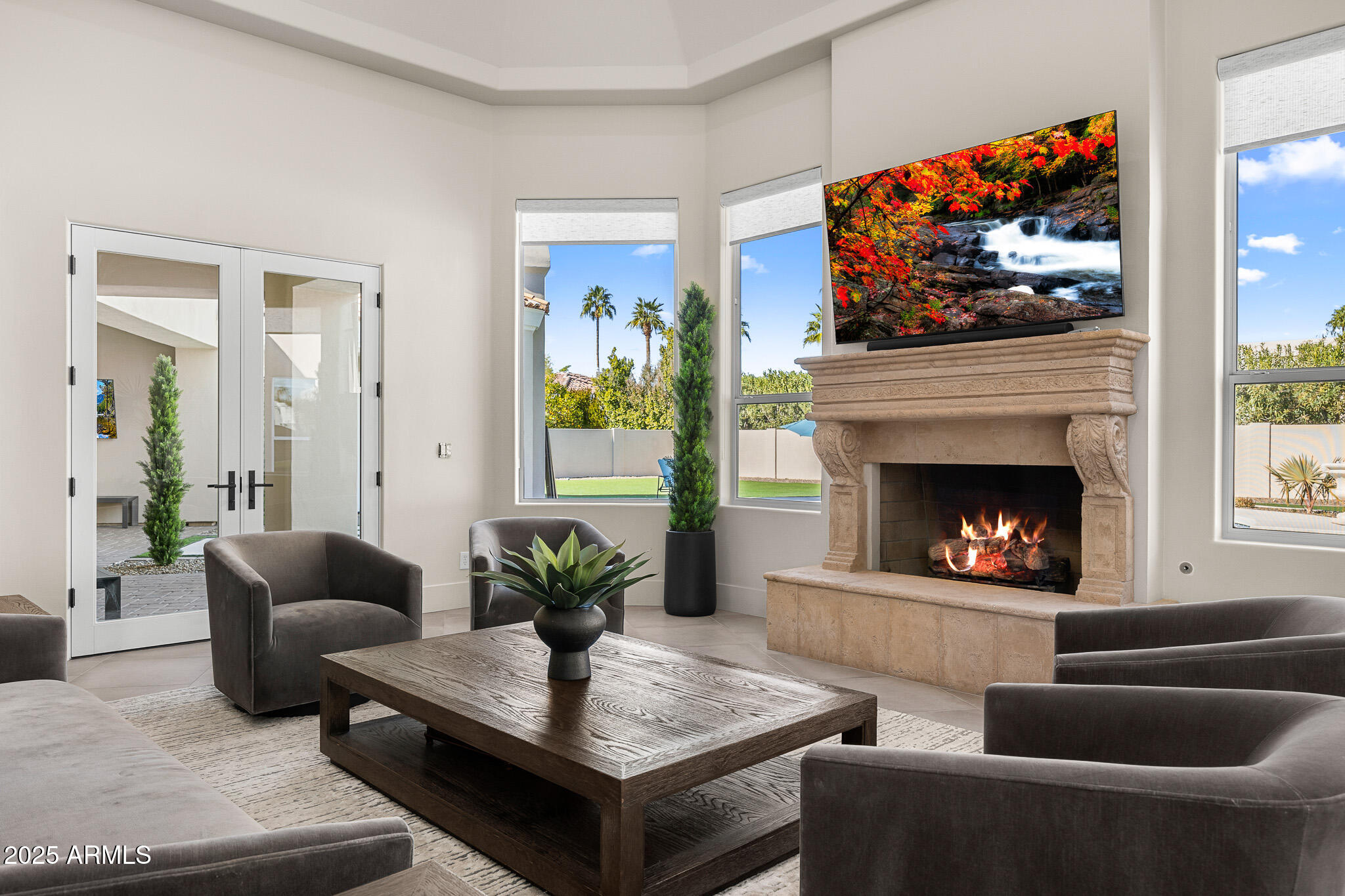 8315 N SENDERO TRES M --