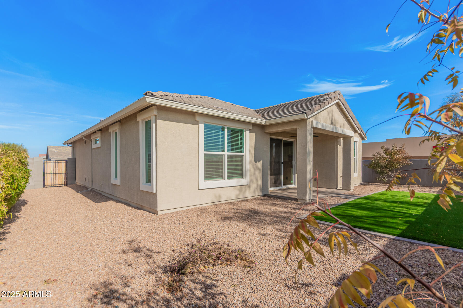 707 W HARTFORD Avenue