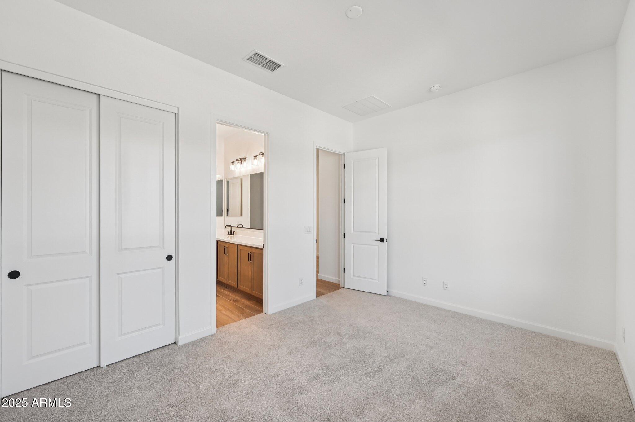 22961 E TWIN ACRES Drive