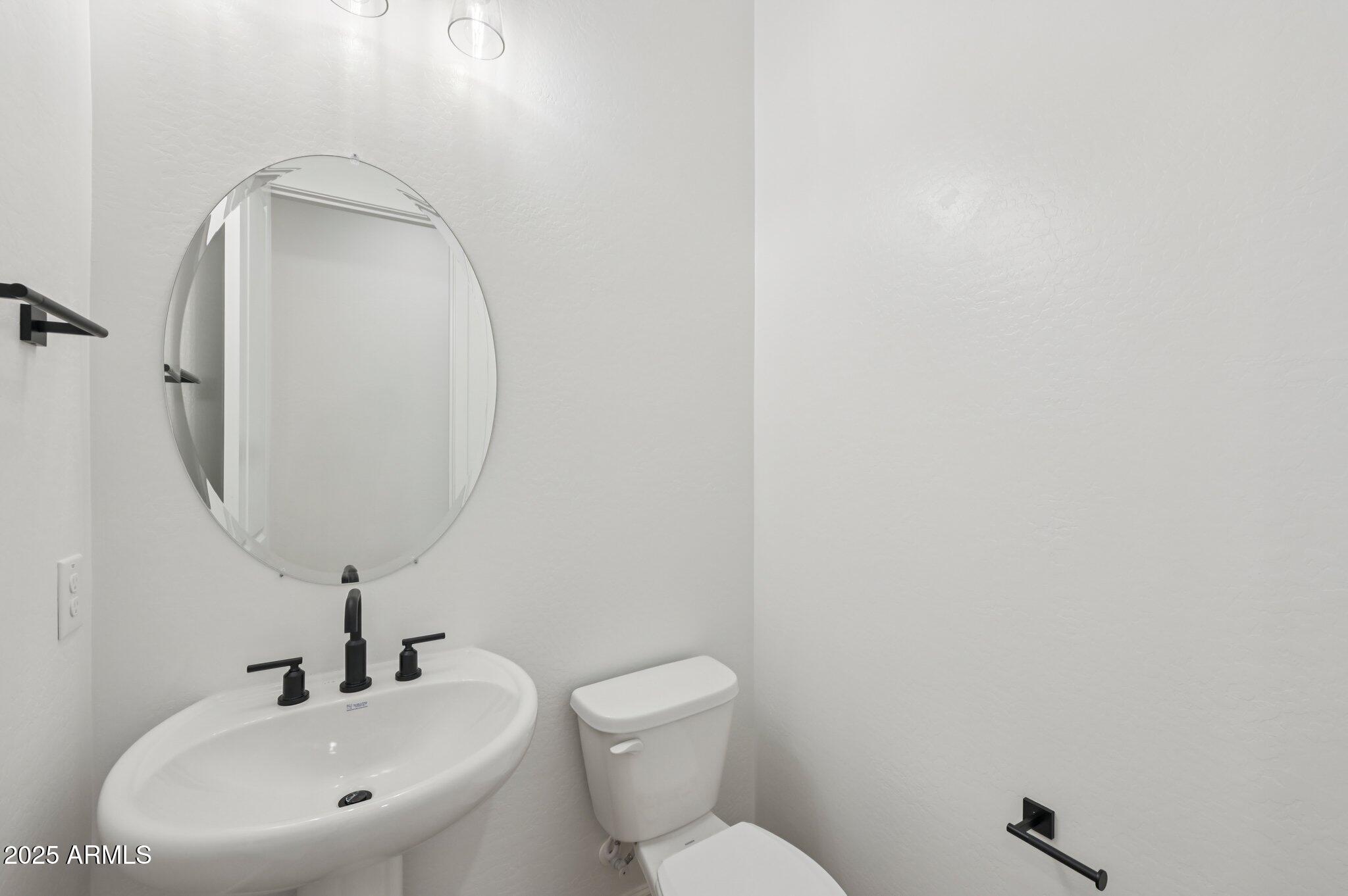 22961 E TWIN ACRES Drive