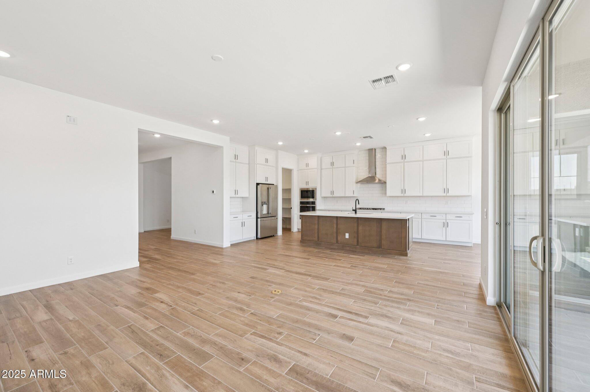 22961 E TWIN ACRES Drive