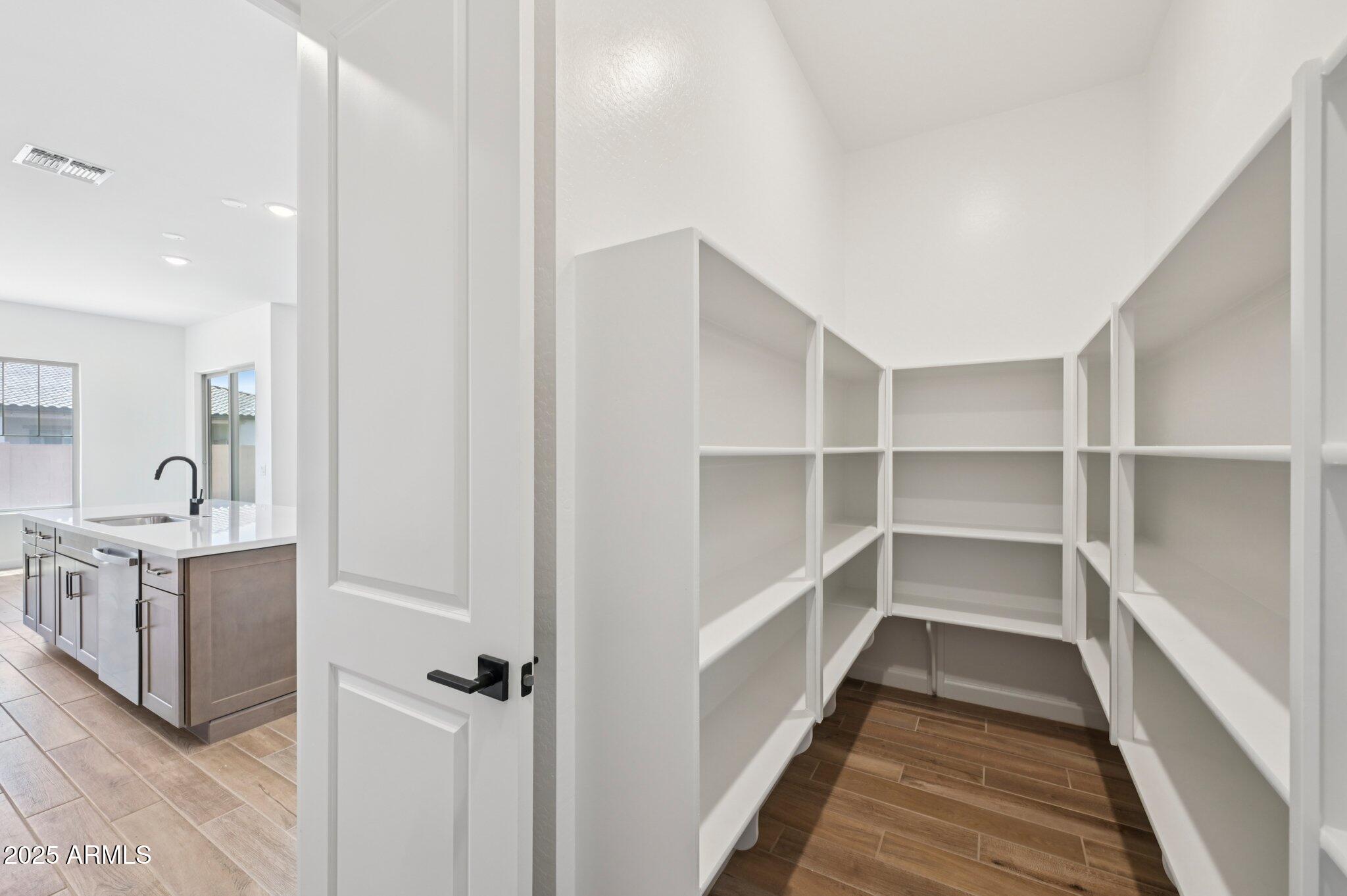 22961 E TWIN ACRES Drive