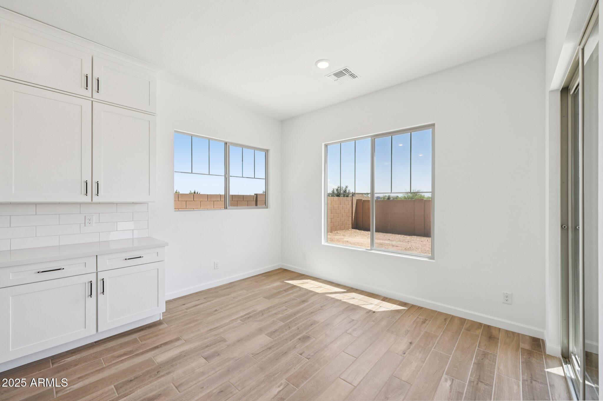 22961 E TWIN ACRES Drive