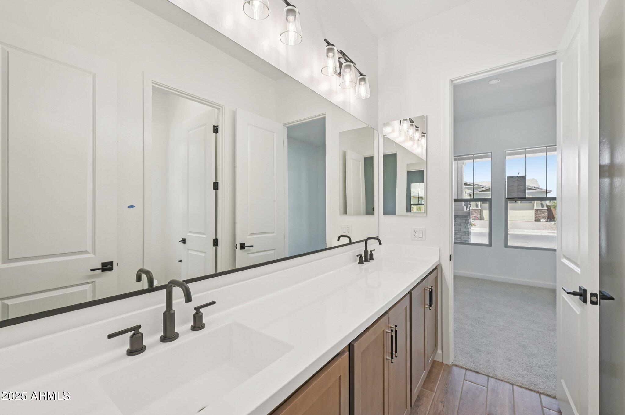 22961 E TWIN ACRES Drive