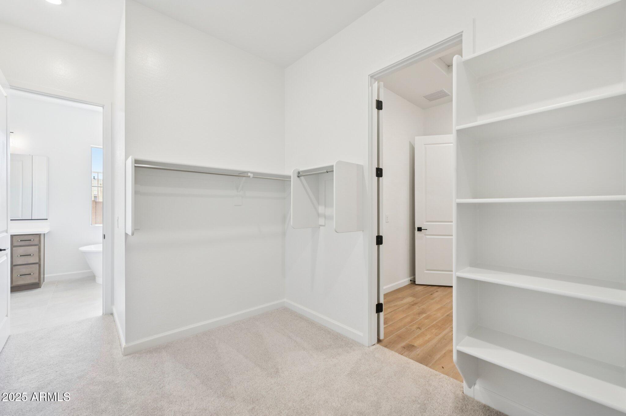 22961 E TWIN ACRES Drive