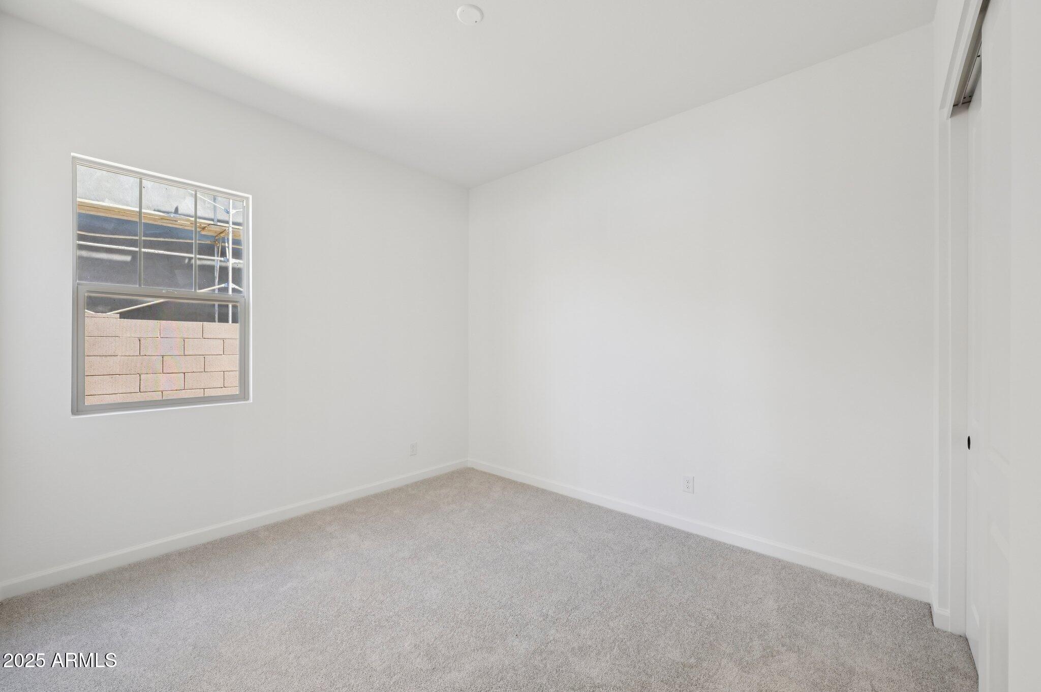 22961 E TWIN ACRES Drive