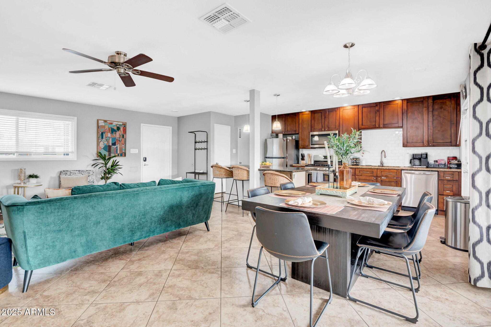 443 W MULBERRY Drive