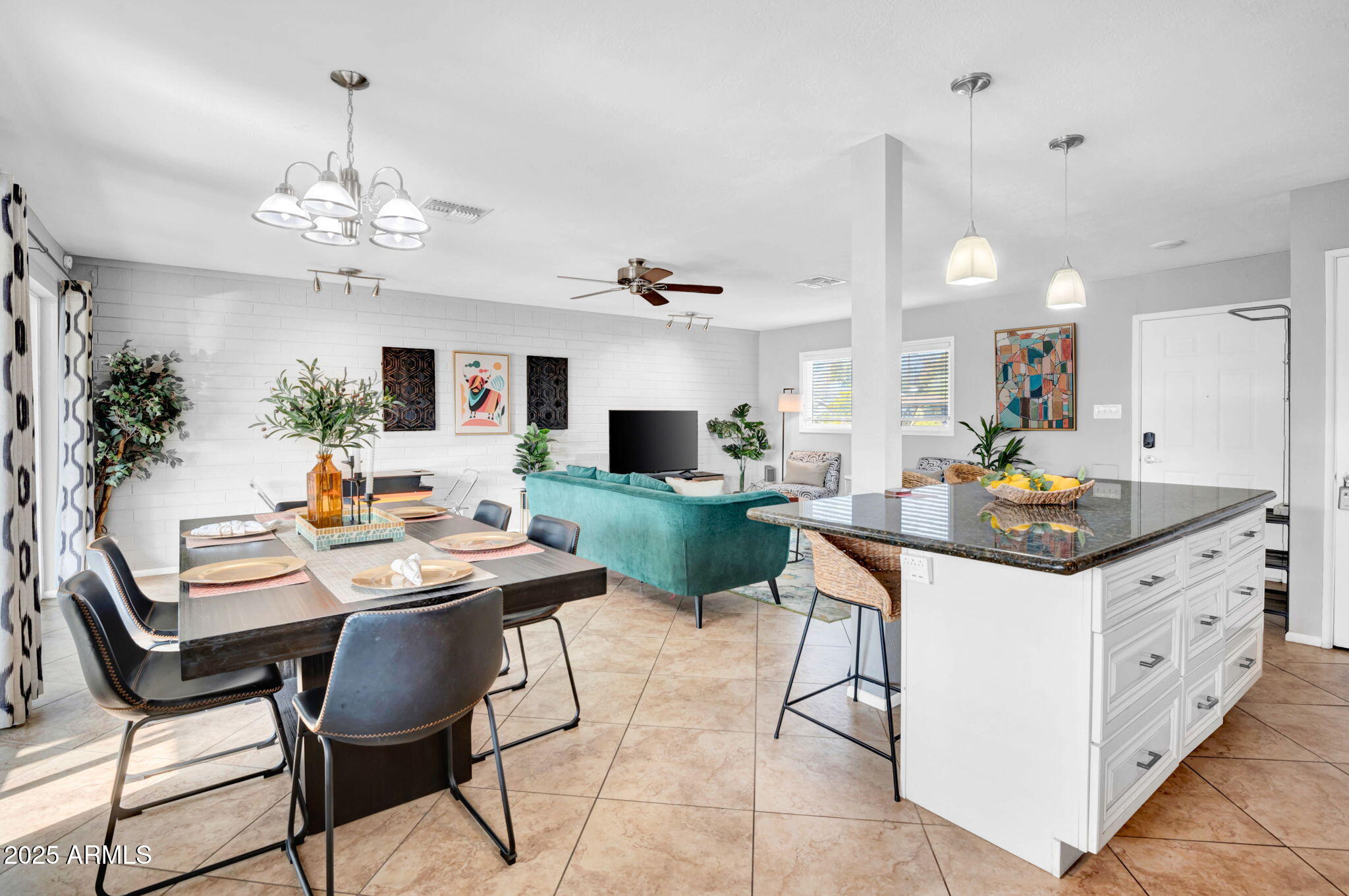 443 W MULBERRY Drive