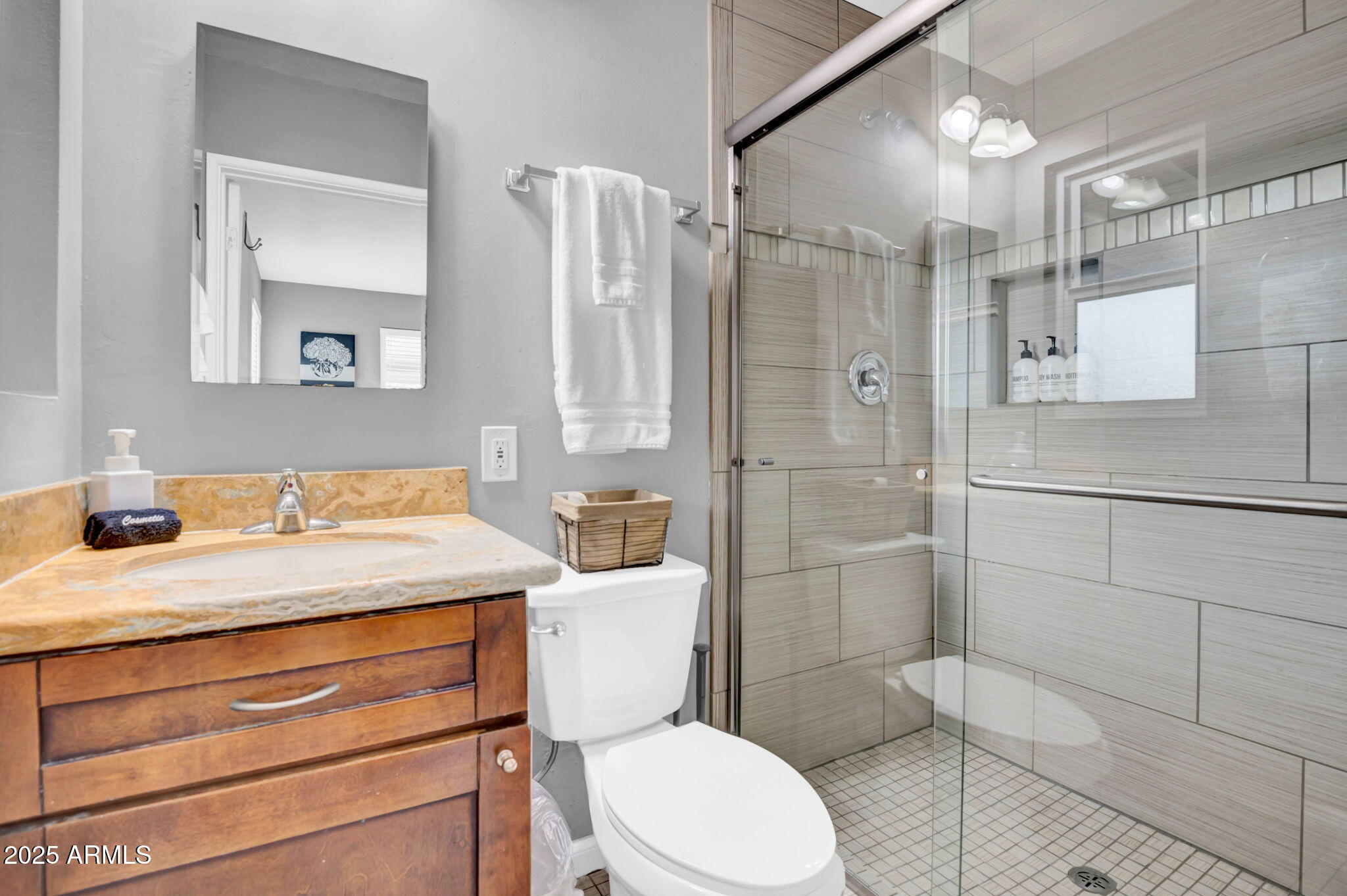 443 W MULBERRY Drive