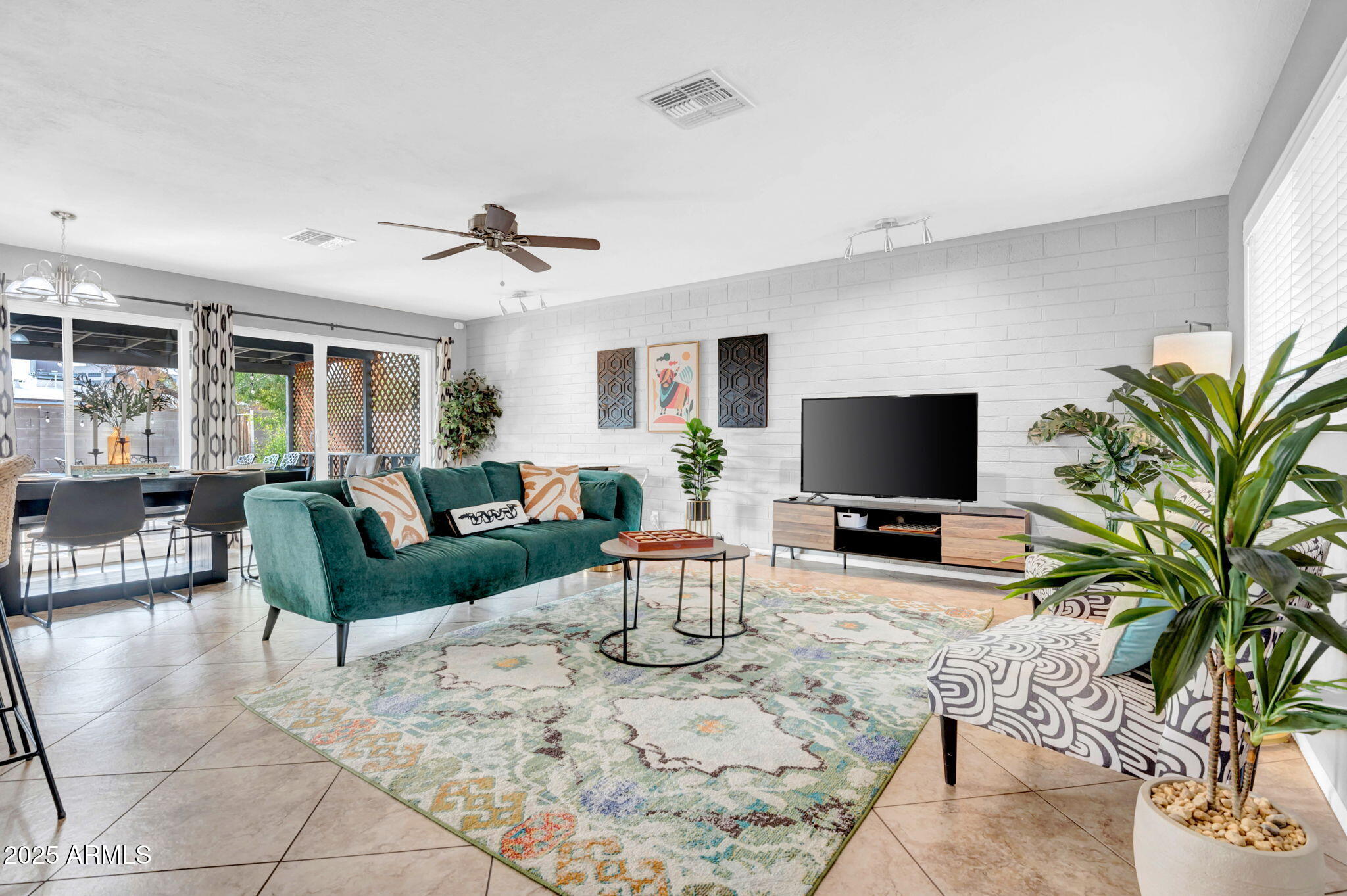 443 W MULBERRY Drive