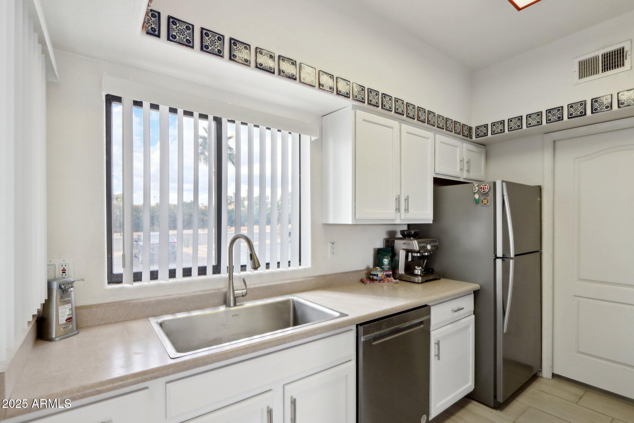 10401 N SAGUARO Boulevard # 104