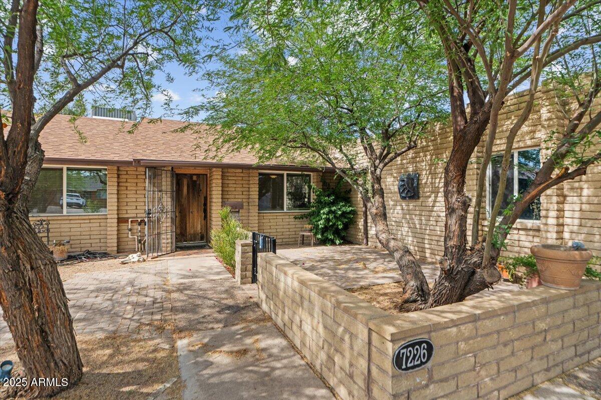 7226 E VIRGINIA Avenue