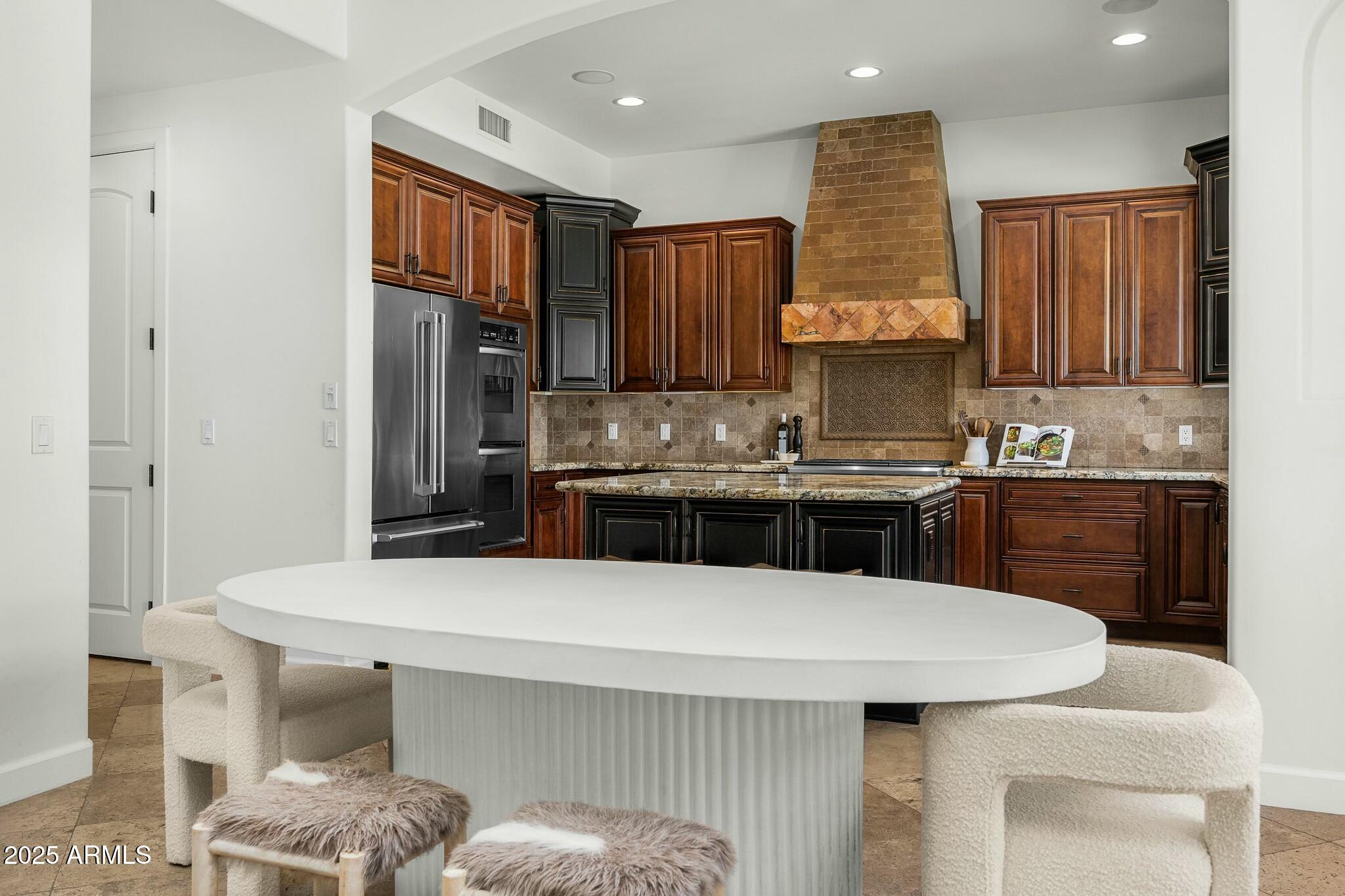 3226 E SELLS Drive