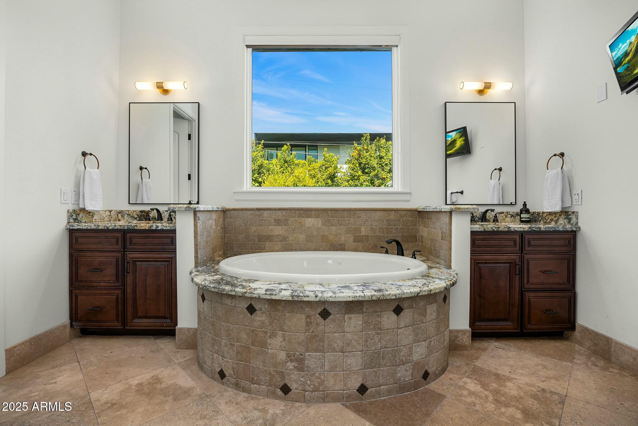 3226 E SELLS Drive