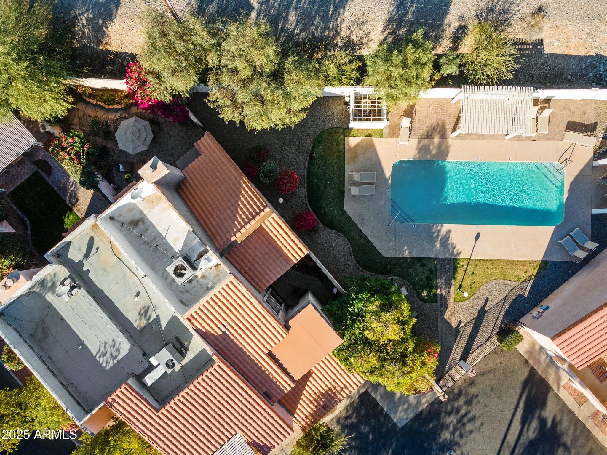 1920 E MARYLAND Avenue # 16