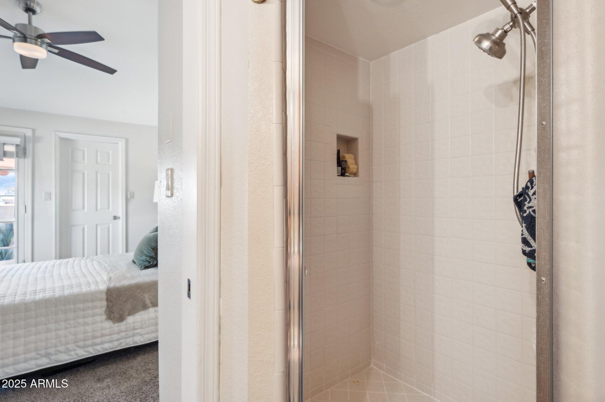 1920 E MARYLAND Avenue # 16