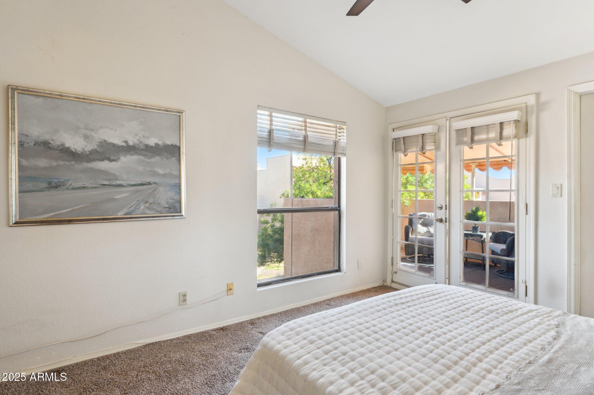 1920 E MARYLAND Avenue # 16