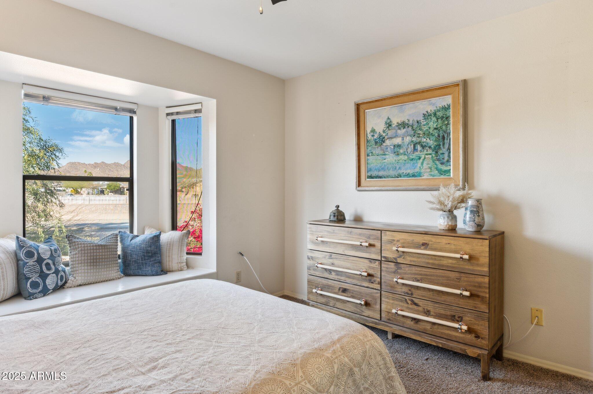 1920 E MARYLAND Avenue # 16