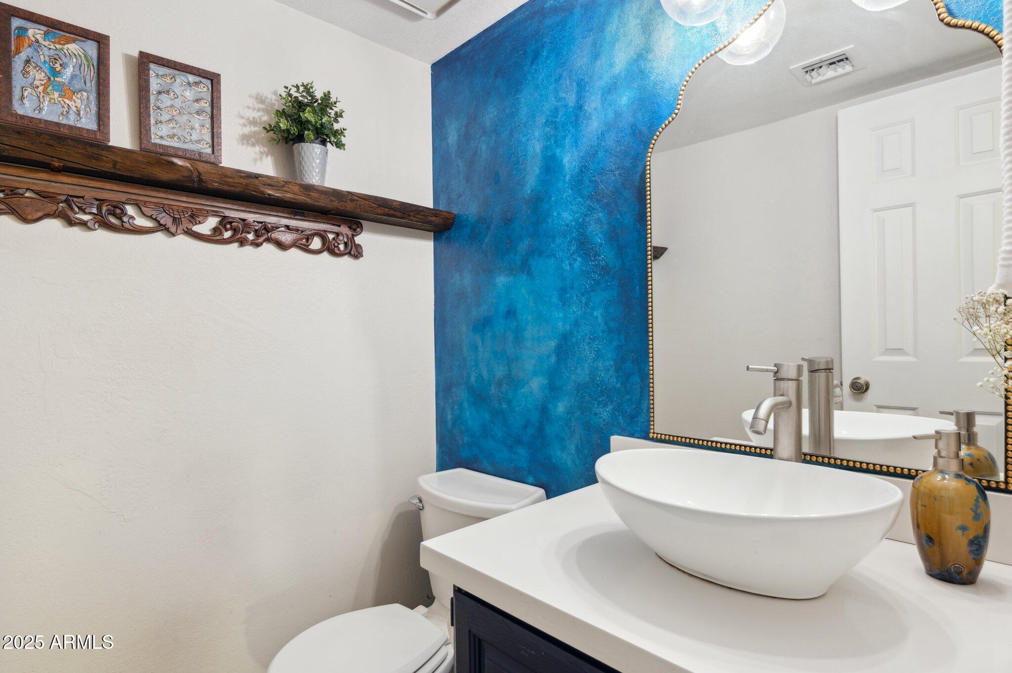 1920 E MARYLAND Avenue # 16