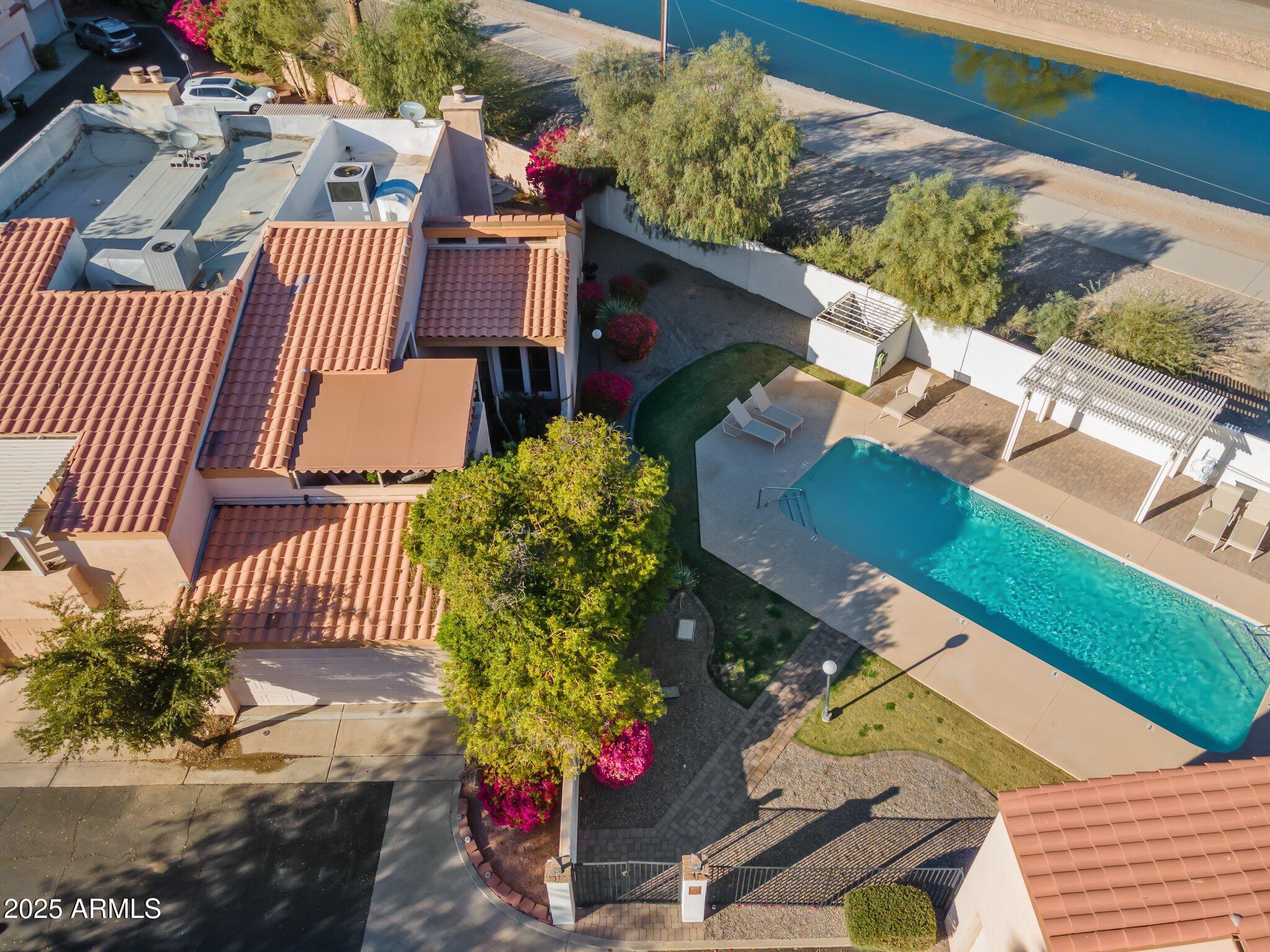 1920 E MARYLAND Avenue # 16