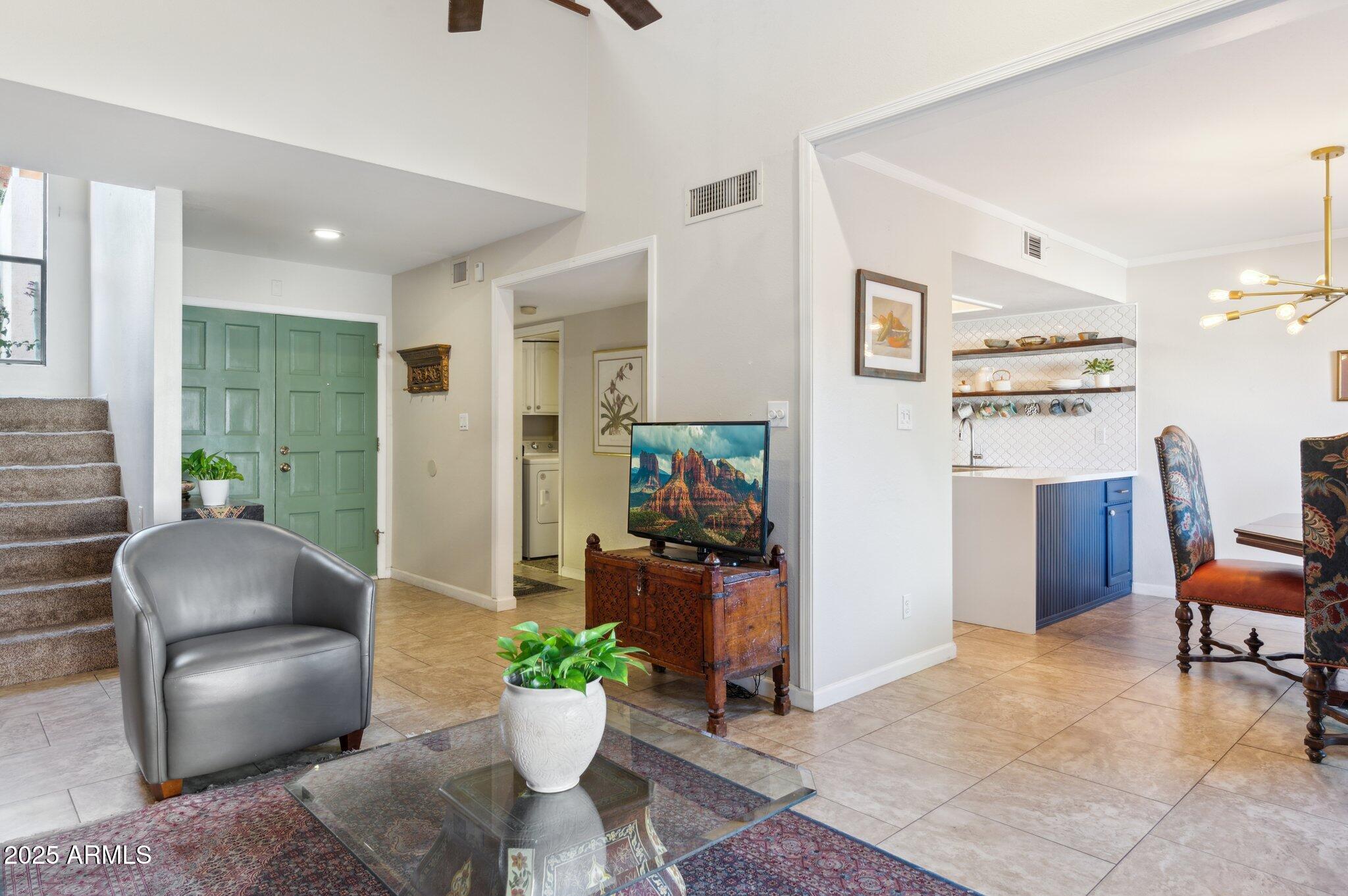 1920 E MARYLAND Avenue # 16