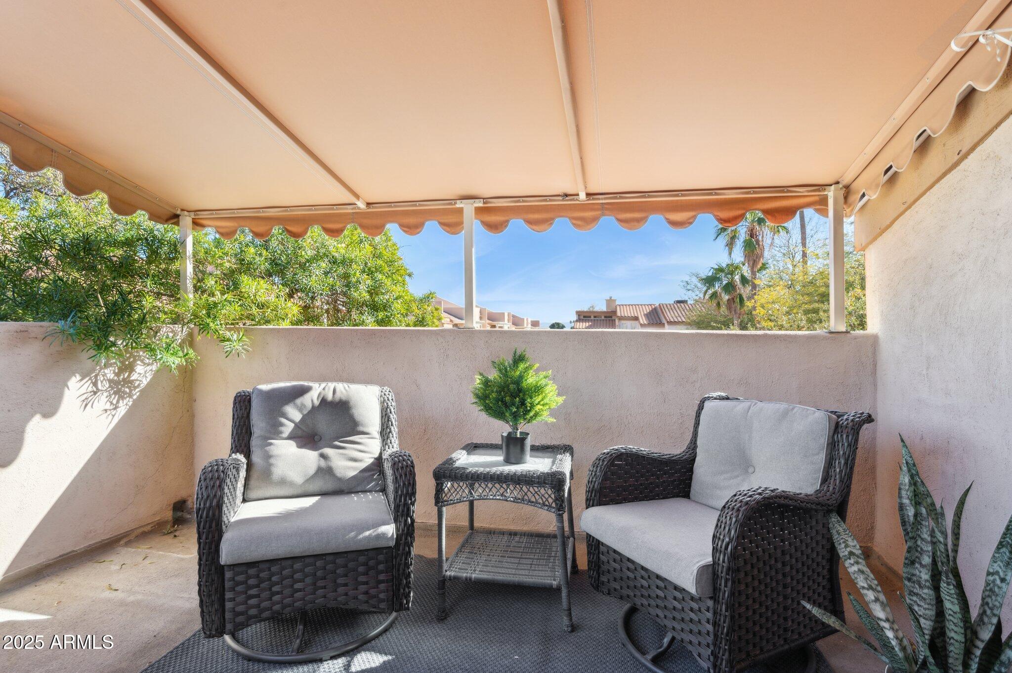 1920 E MARYLAND Avenue # 16