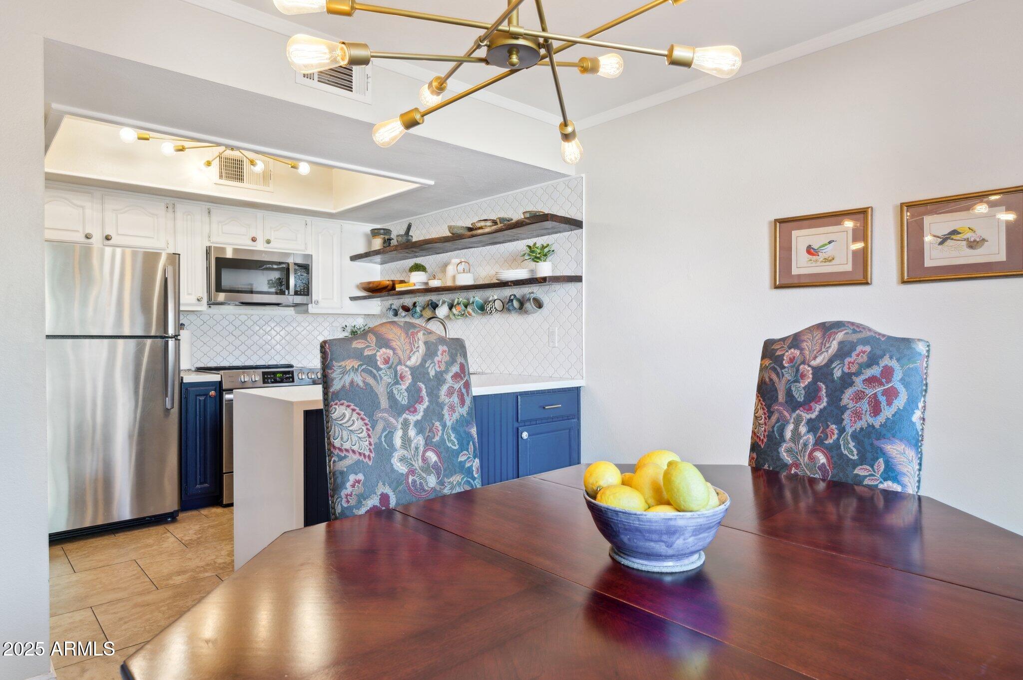 1920 E MARYLAND Avenue # 16