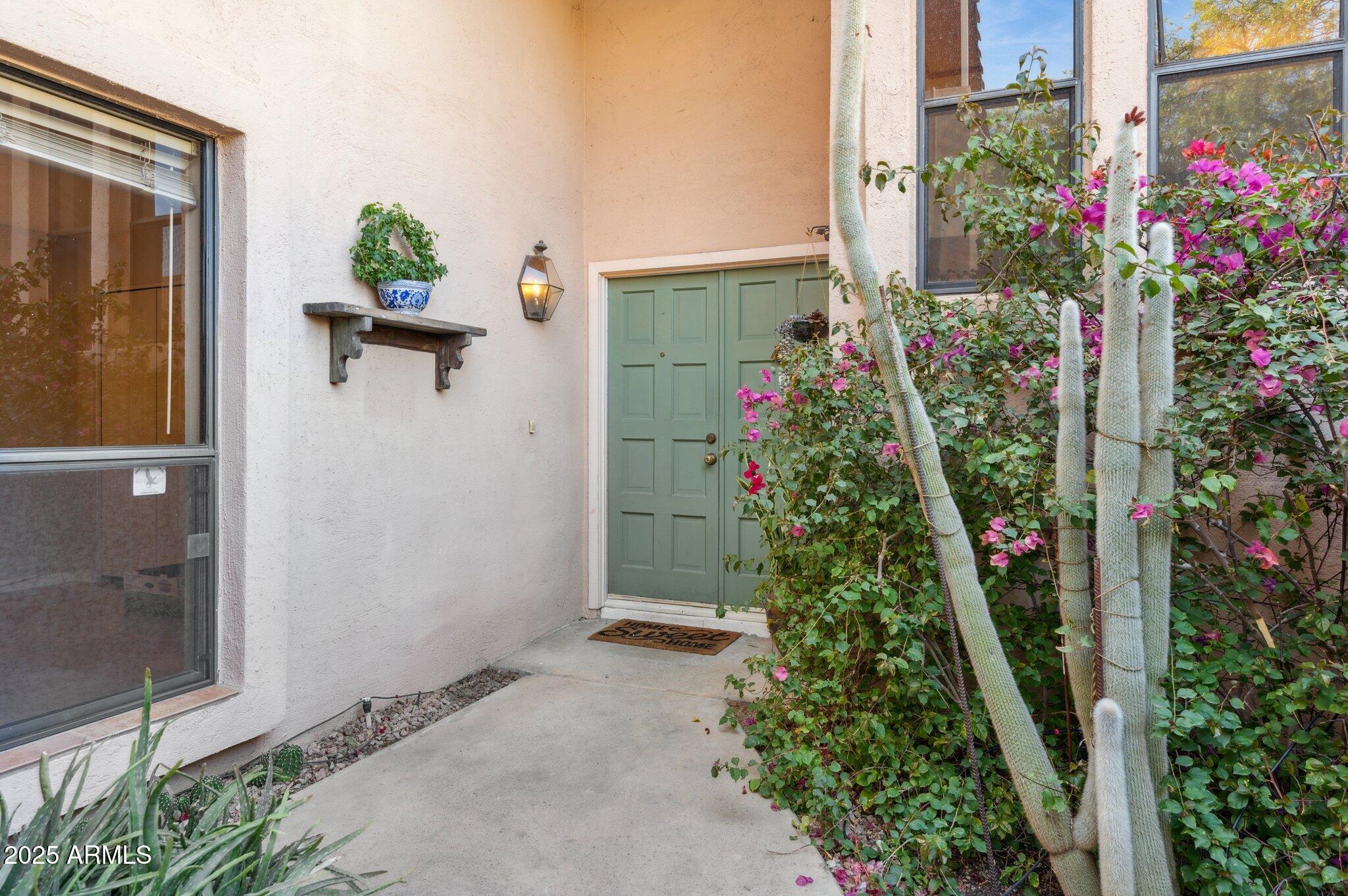 1920 E MARYLAND Avenue # 16