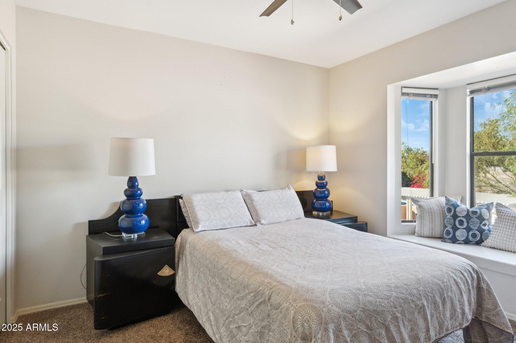 1920 E MARYLAND Avenue # 16