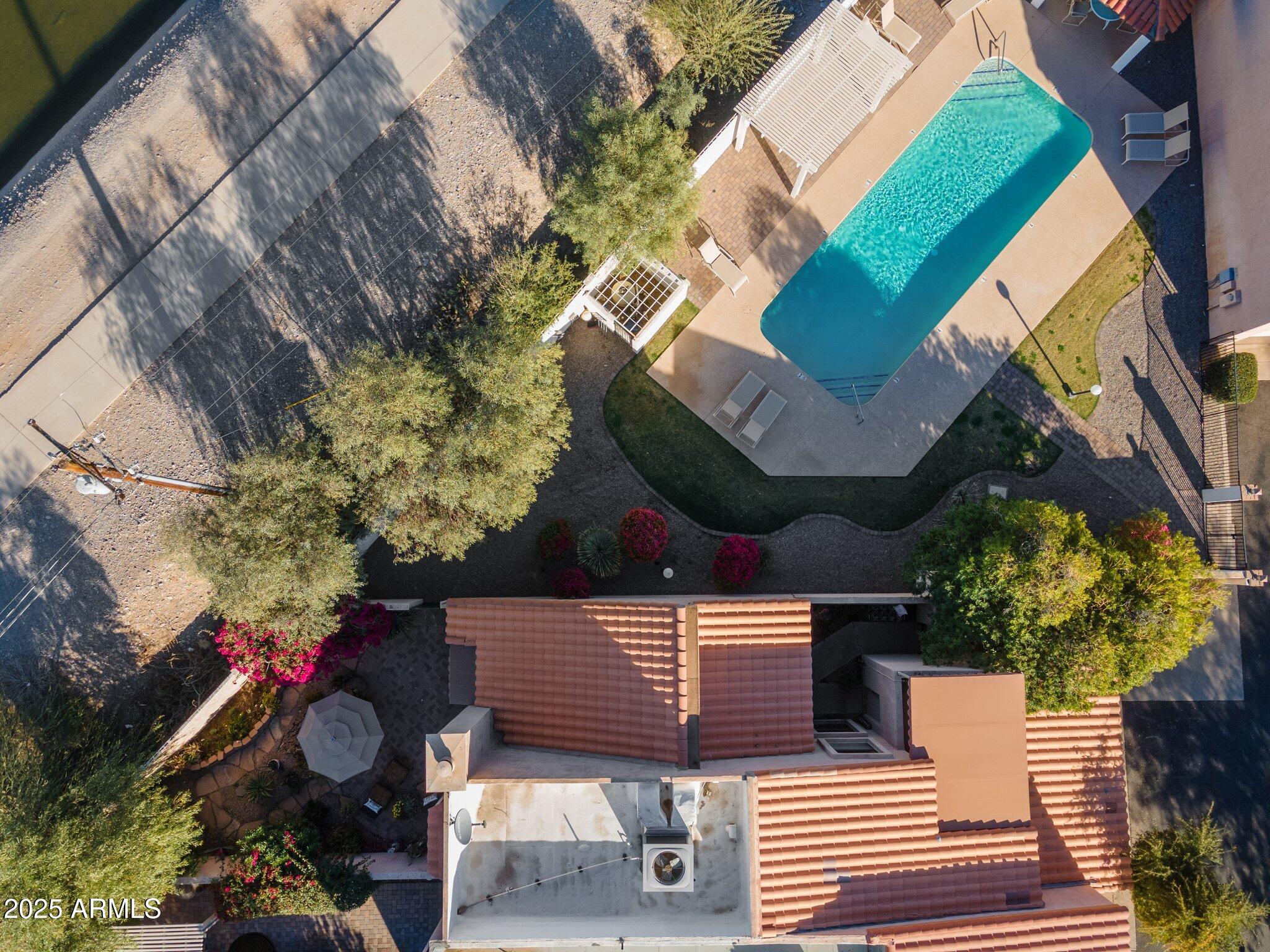 1920 E MARYLAND Avenue # 16