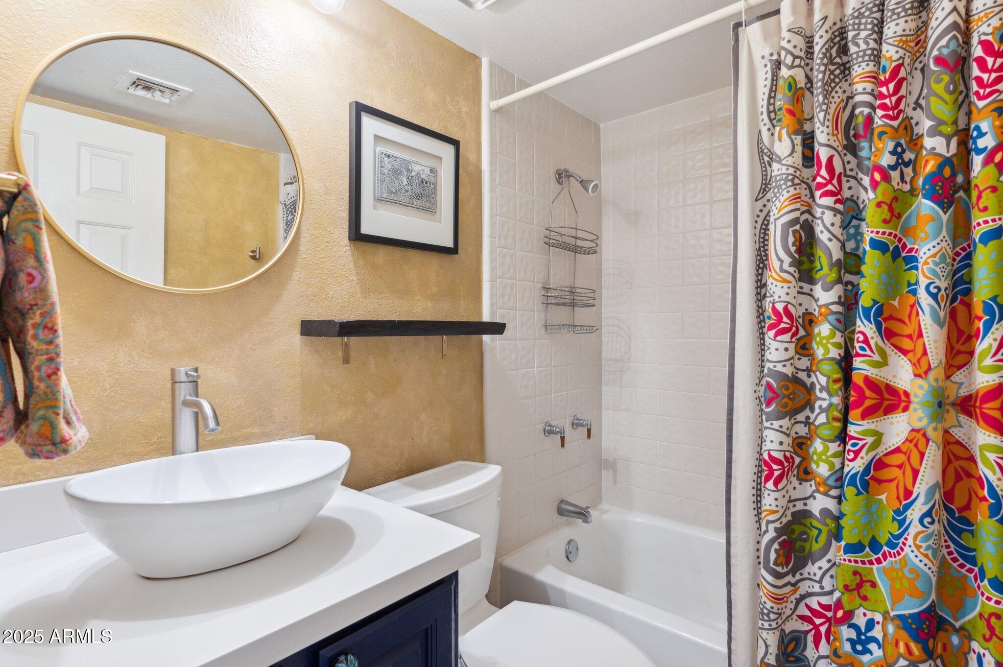 1920 E MARYLAND Avenue # 16