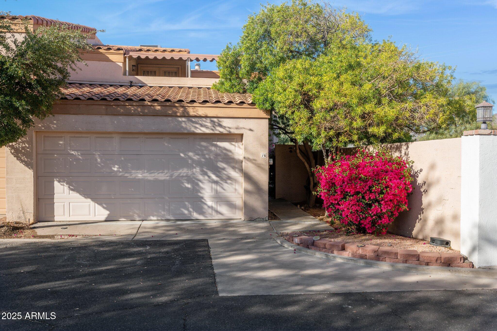 1920 E MARYLAND Avenue # 16