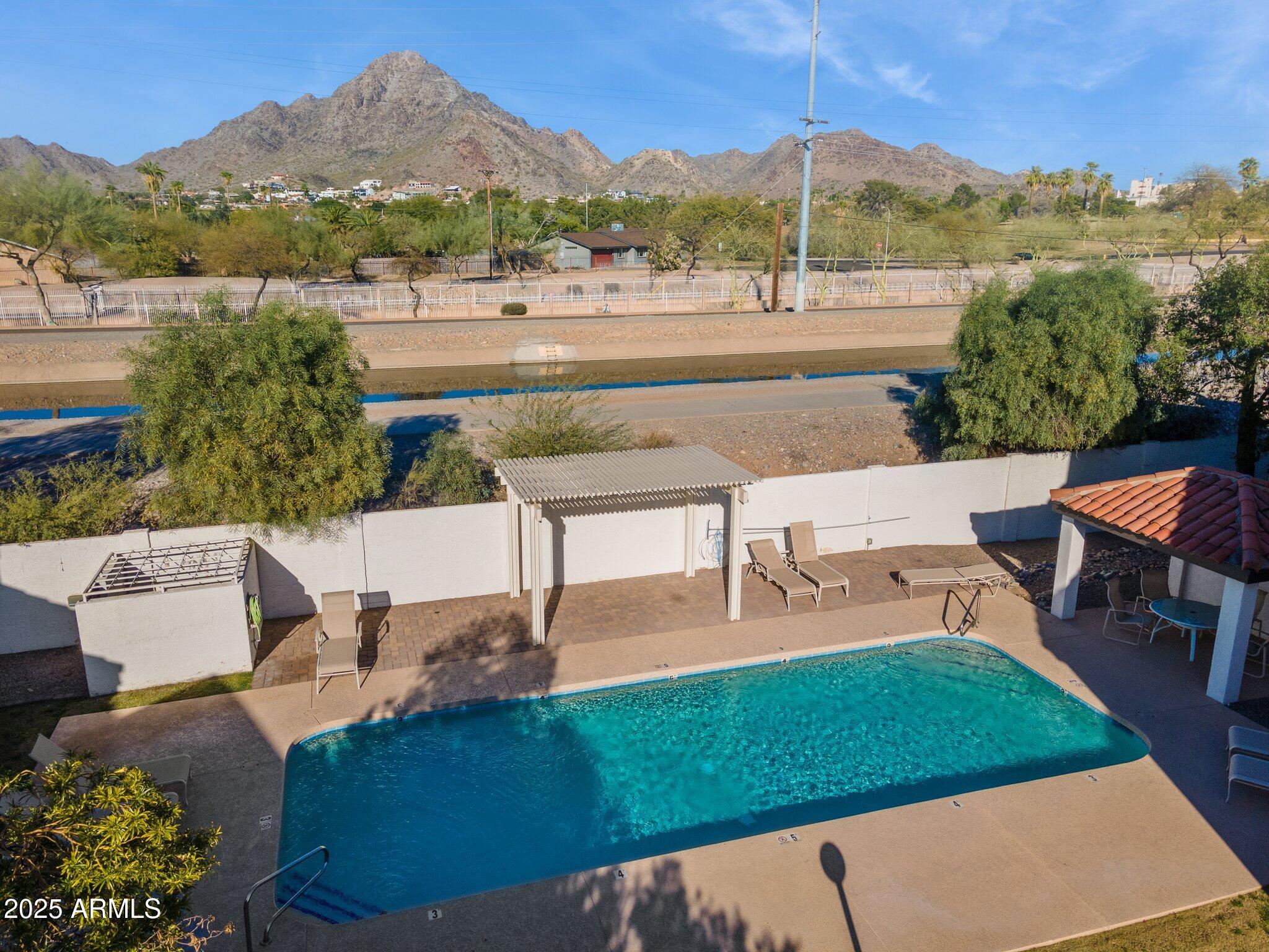 1920 E MARYLAND Avenue # 16